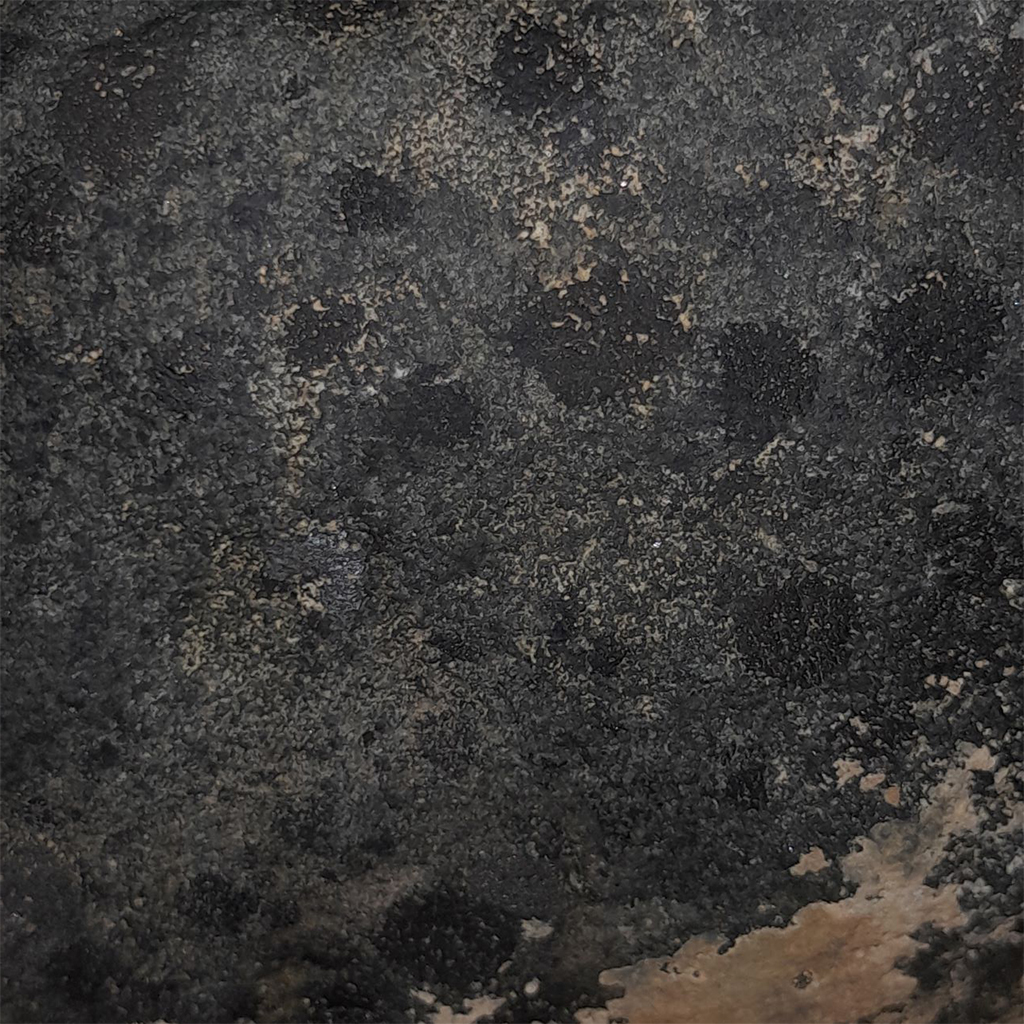 شهاب سنگ کربنی وزن 2878g  چگالی 2/98